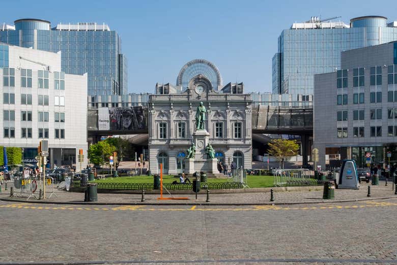 Explore Luxembourg Square